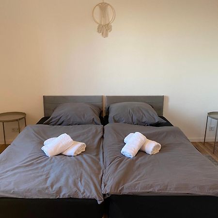 Hochwertige Ferienwohnung Mit 7Qm Balkon, Netflix, Kaffeeautomat, Rainshower Bad Τσβικάου Εξωτερικό φωτογραφία
