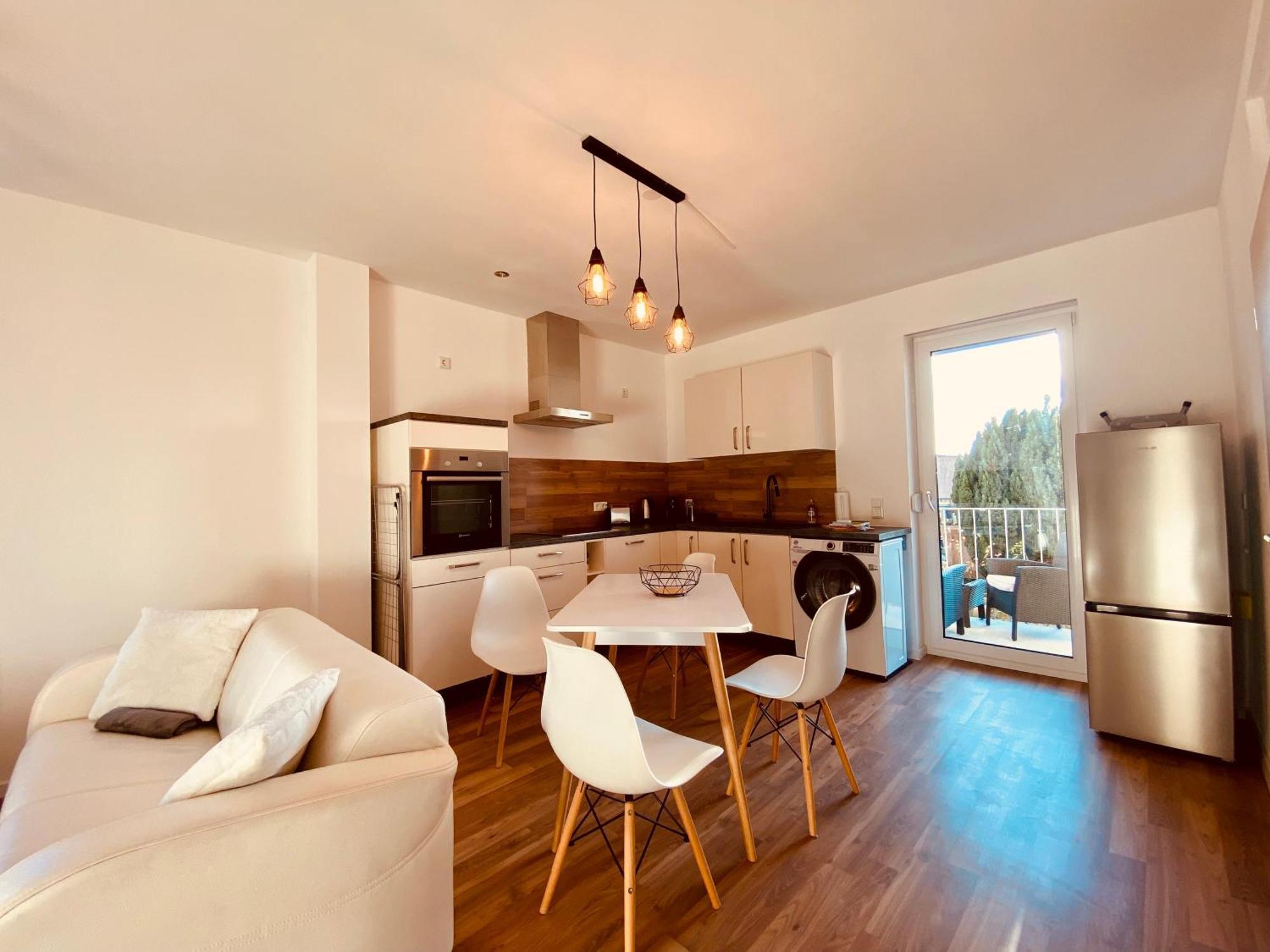Hochwertige Ferienwohnung Mit 7Qm Balkon, Netflix, Kaffeeautomat, Rainshower Bad Τσβικάου Εξωτερικό φωτογραφία
