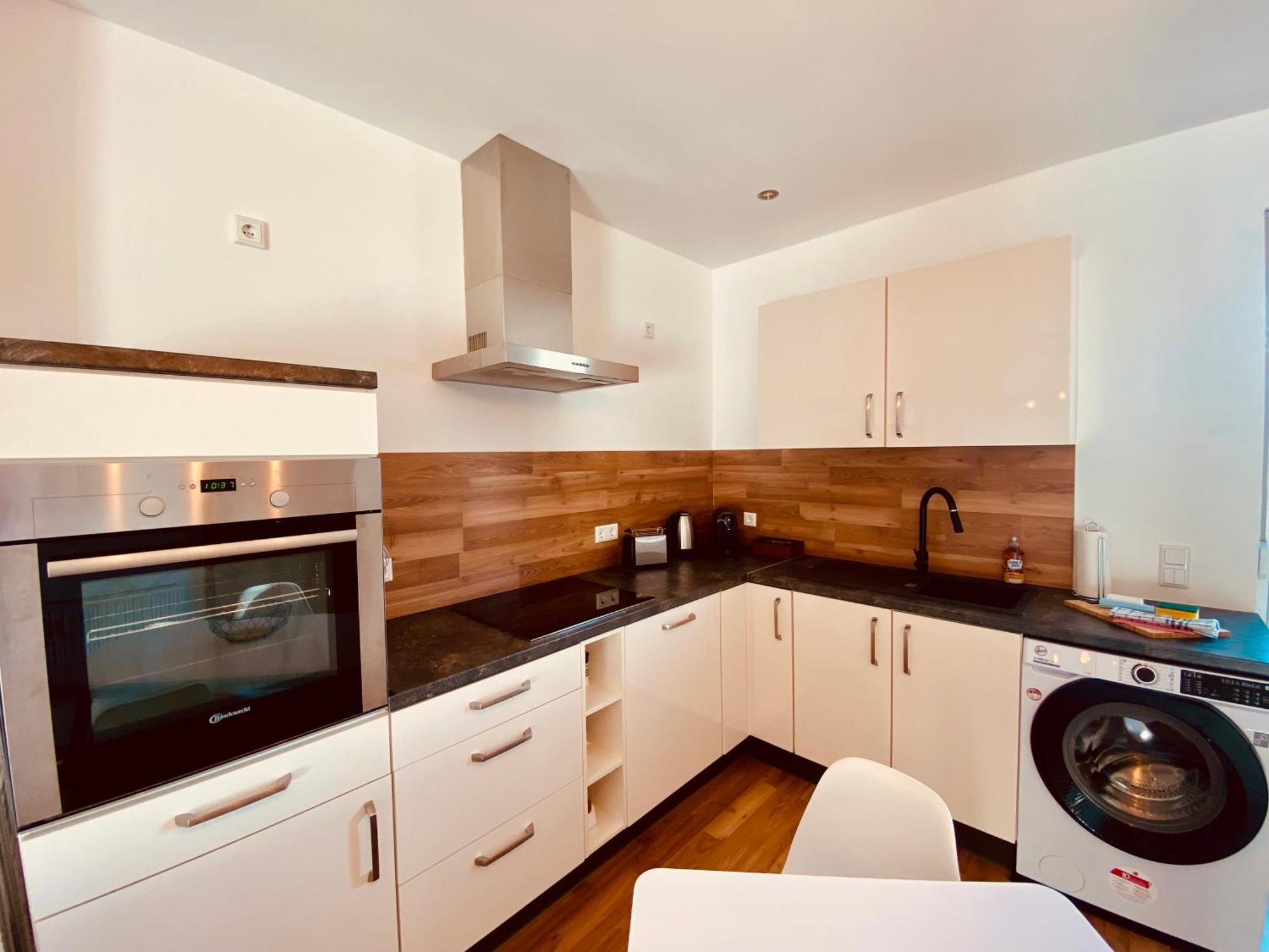 Hochwertige Ferienwohnung Mit 7Qm Balkon, Netflix, Kaffeeautomat, Rainshower Bad Τσβικάου Εξωτερικό φωτογραφία