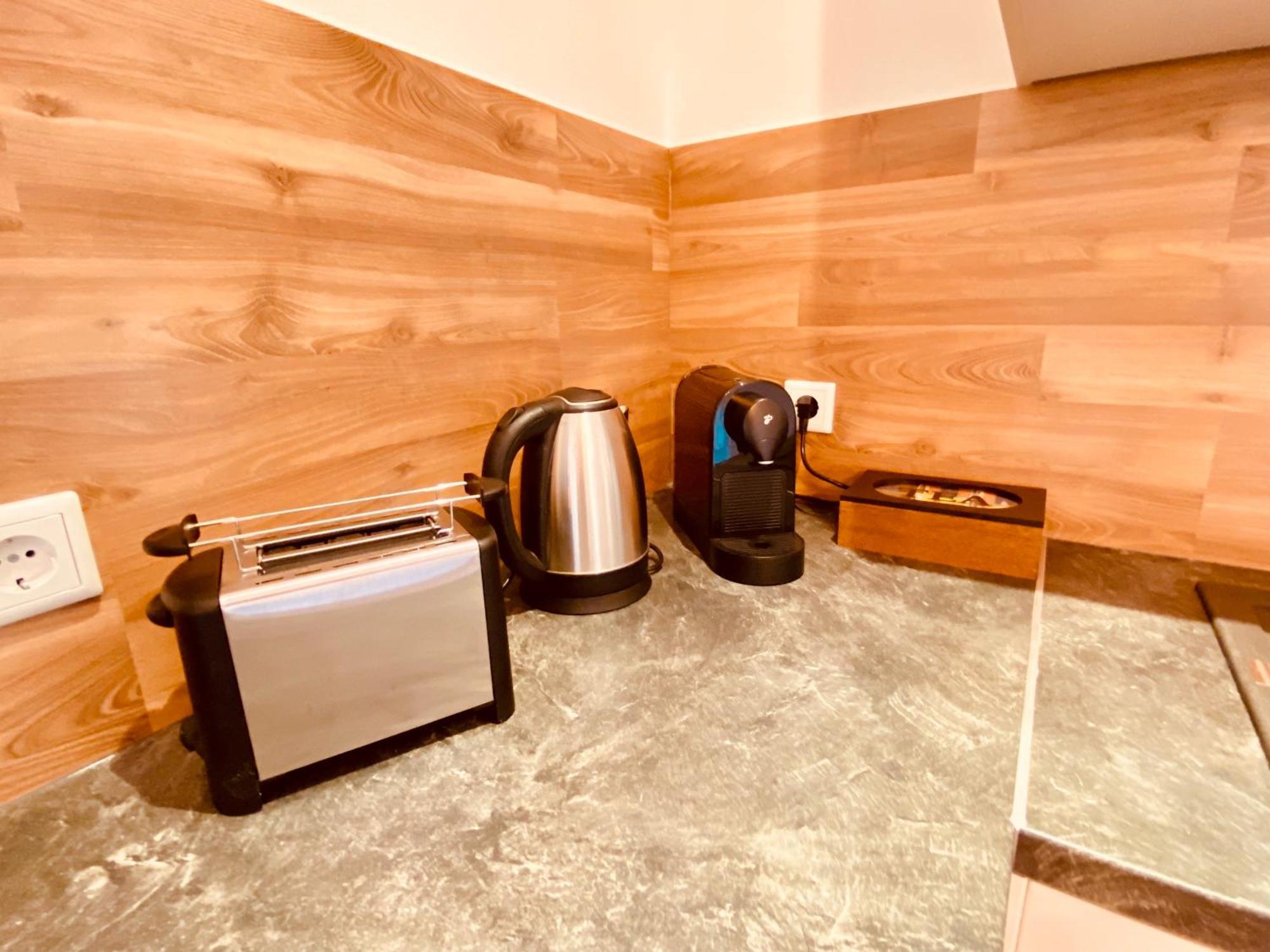 Hochwertige Ferienwohnung Mit 7Qm Balkon, Netflix, Kaffeeautomat, Rainshower Bad Τσβικάου Εξωτερικό φωτογραφία