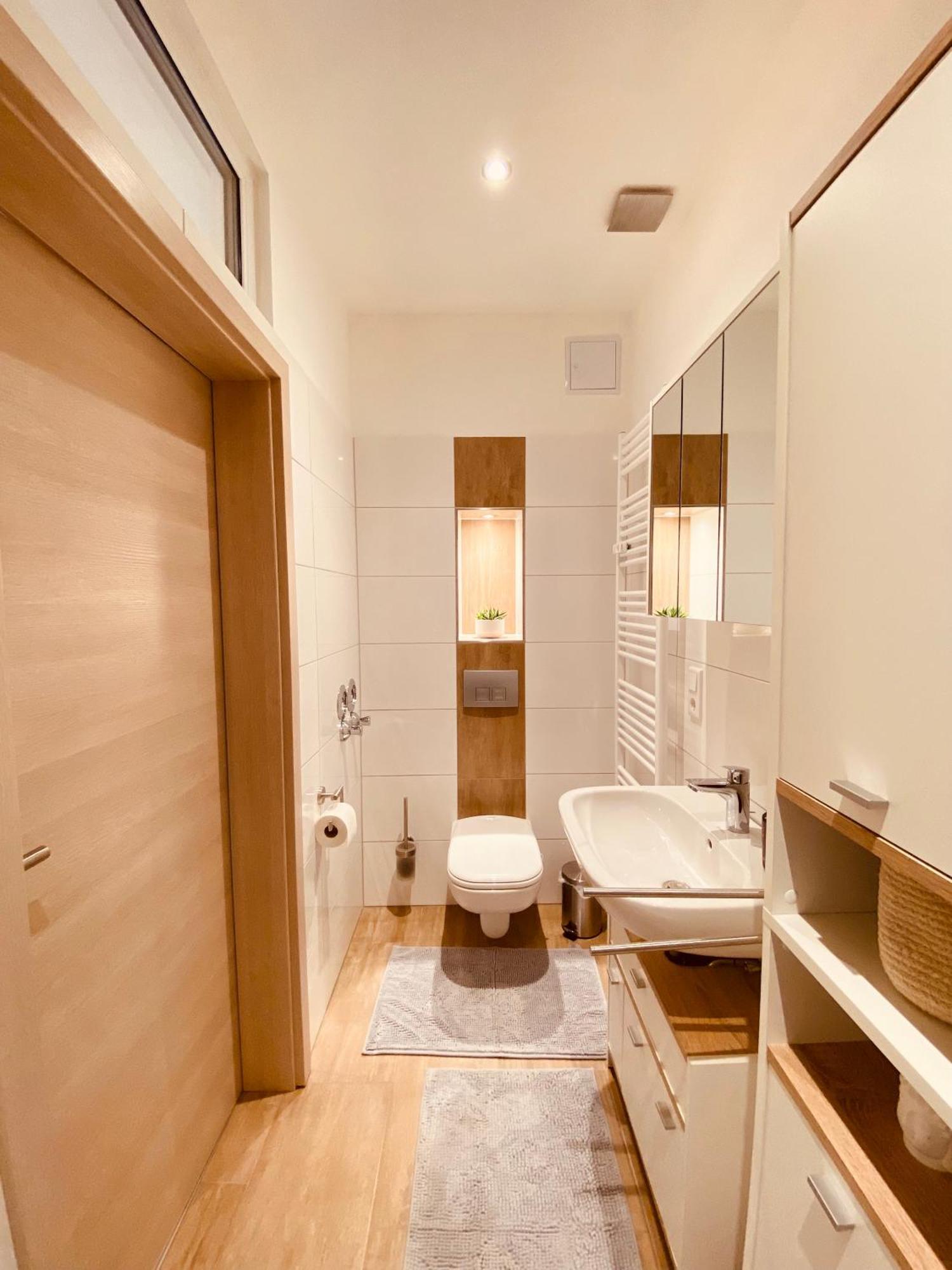Hochwertige Ferienwohnung Mit 7Qm Balkon, Netflix, Kaffeeautomat, Rainshower Bad Τσβικάου Εξωτερικό φωτογραφία