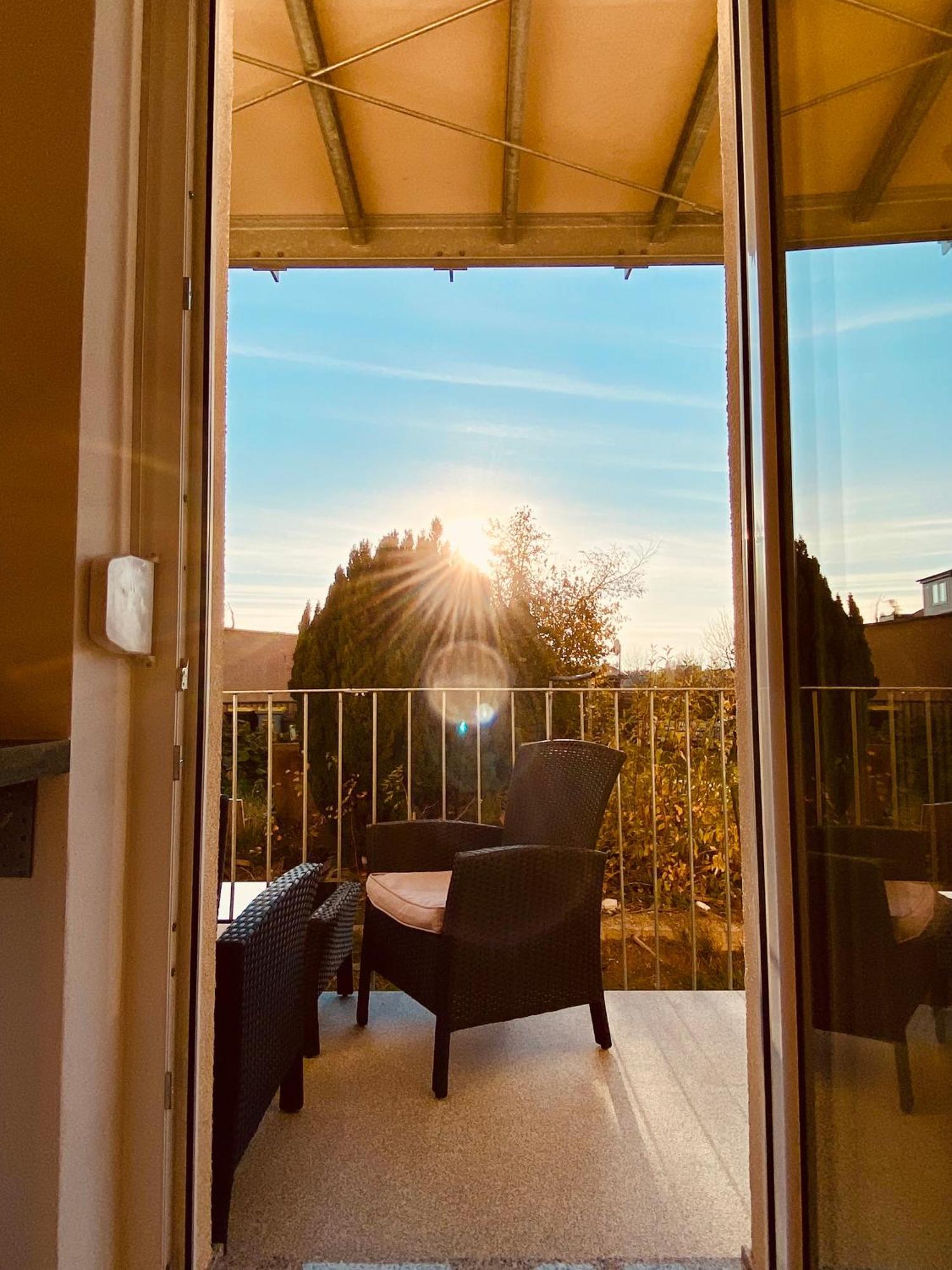 Hochwertige Ferienwohnung Mit 7Qm Balkon, Netflix, Kaffeeautomat, Rainshower Bad Τσβικάου Εξωτερικό φωτογραφία